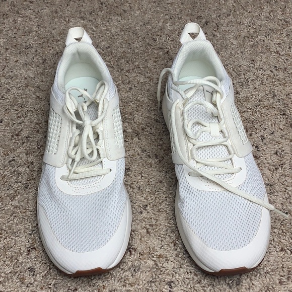 Puma - Picture 3 of 4